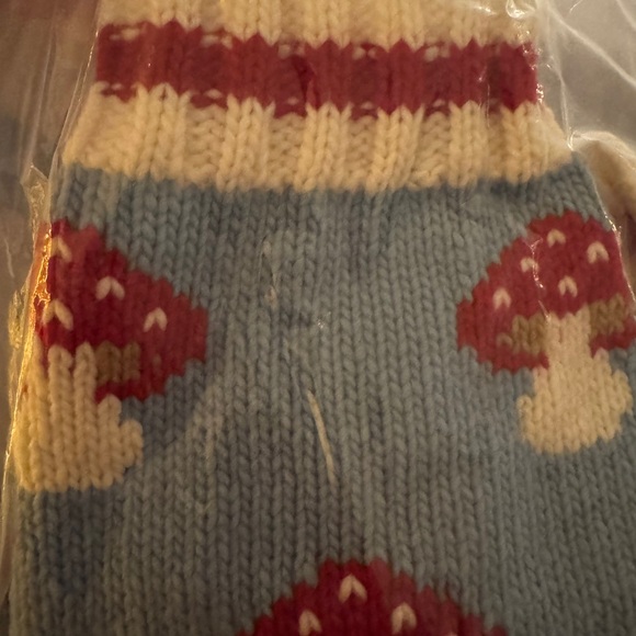 Hand-Knit Mushroom Pet sweater - Picture 3 of 11